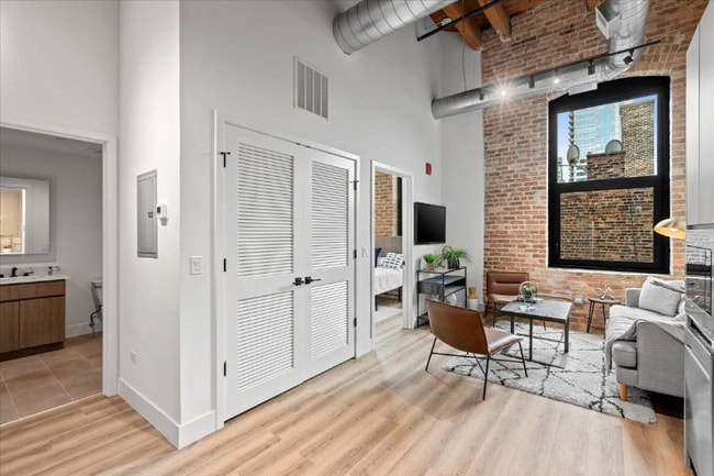 Foto del edificio - 173 W Ohio St