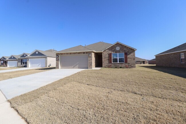 Building Photo - New Build 3 Bedroom Home Available For Immediate Move In!! Robninson Ranch