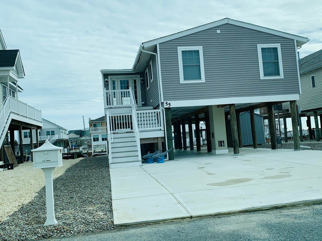 55 S Spinnaker Dr, Little Egg Harbor Twp, NJ 08087 House Rental in