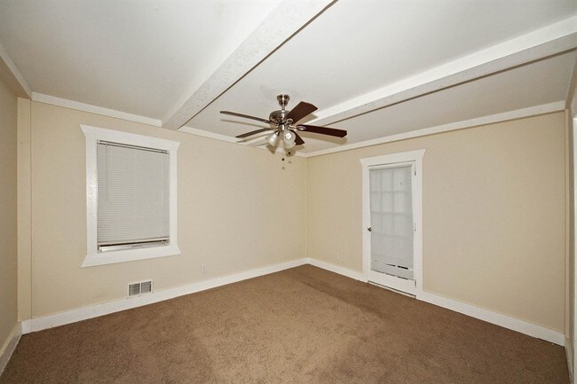Building Photo - 1176 Highland Dr