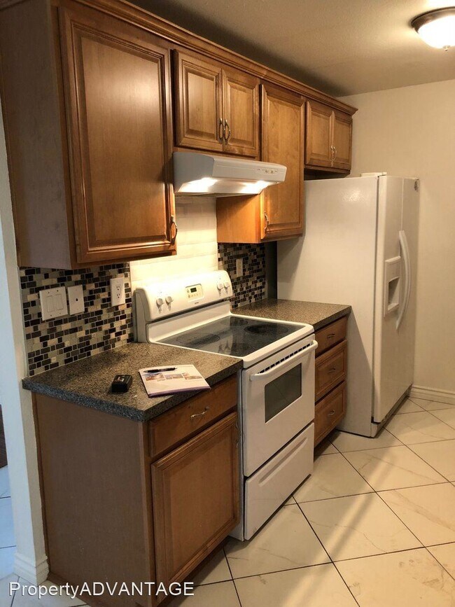 Building Photo - 2 br, 1 bath House - 2340 Hosp Way #120