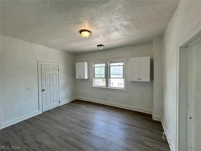 Building Photo - 3654 E 53rd St