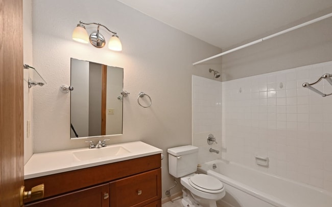 Building Photo - Sophistication and Comfort in this 1-bedro...
