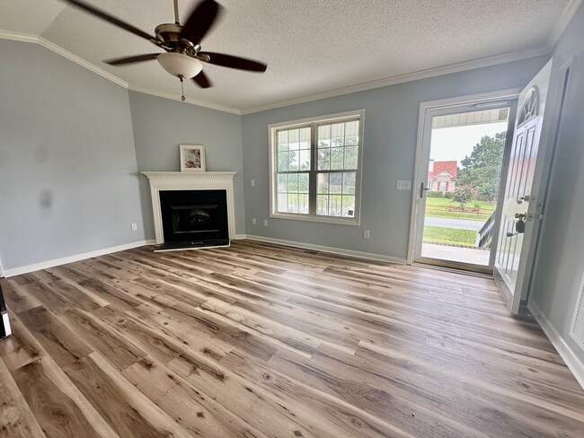 Building Photo - 228 Northview Dr