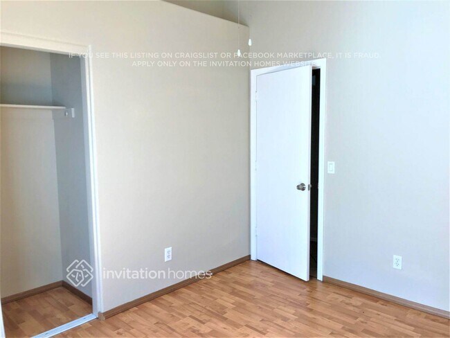 Foto del edificio - 1359 W Diamond Ave
