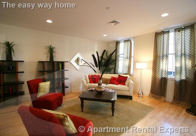 Building Photo - 110 Second St Unit #PH15