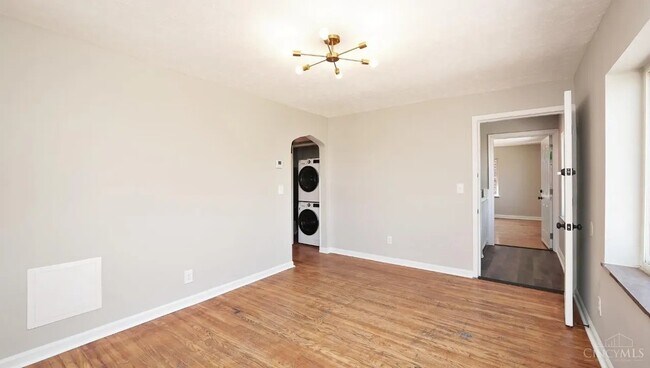 Building Photo - 2992 W McMicken Ave