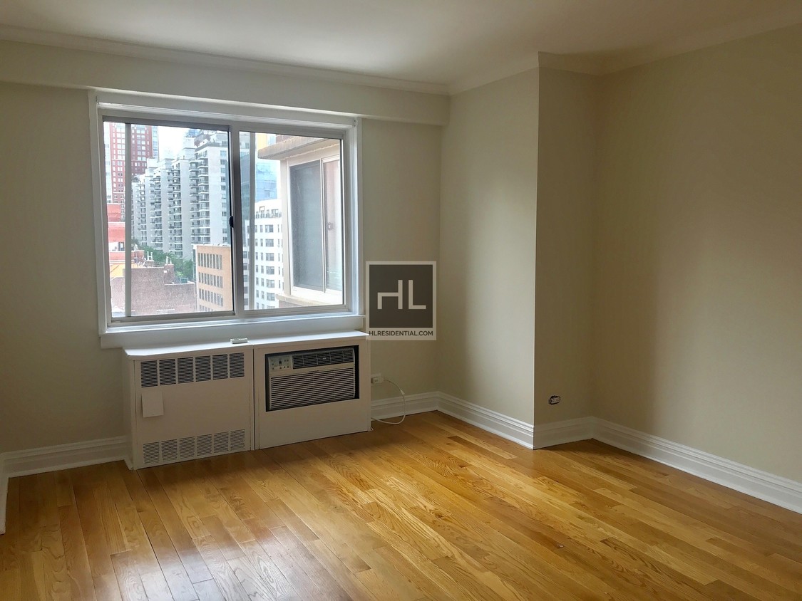 Primary Photo - East 65th Street