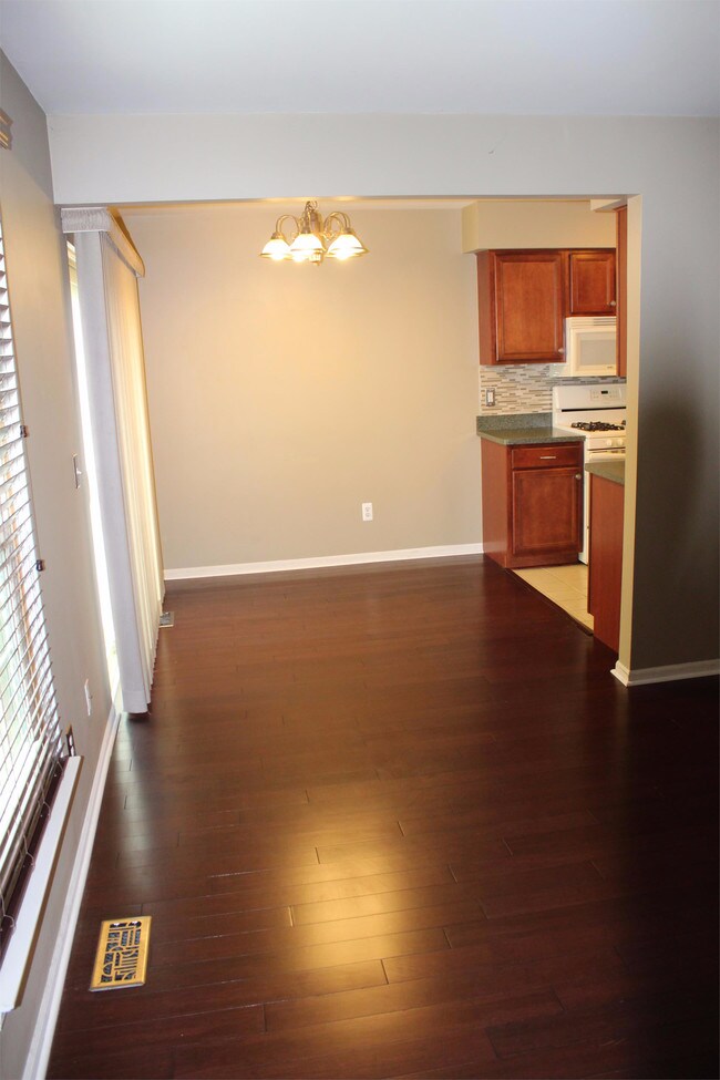 Building Photo - 13952 Watersway Dr