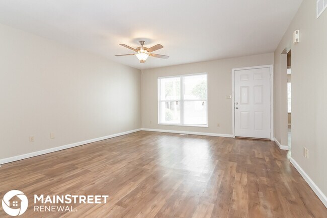 Building Photo - 10345 Prince Dr