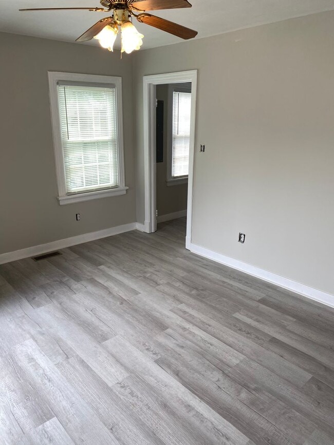 Building Photo - 1/2 Off 1st Month's Rent!! 2 bedroom House in the Randolph Community