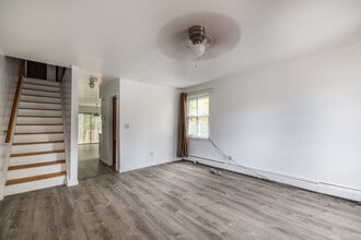 Building Photo - 97 Bowe Ave