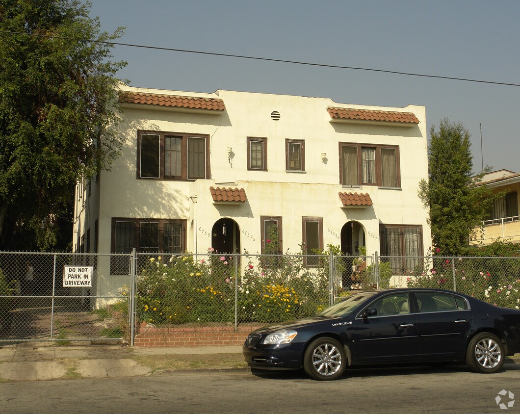 Primary Photo - 6757 Selma Ave