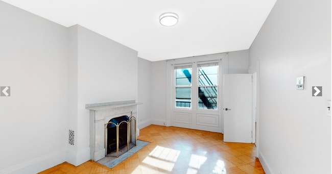 Building Photo - 397 Beacon St