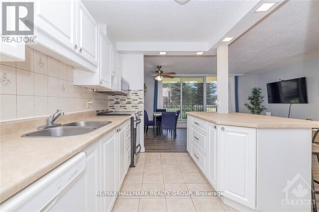 Building Photo - 665 Bathgate Dr