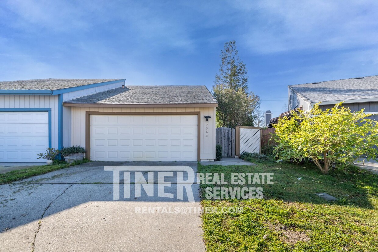 Primary Photo - Beautifully remodeled Sacramento half-plex