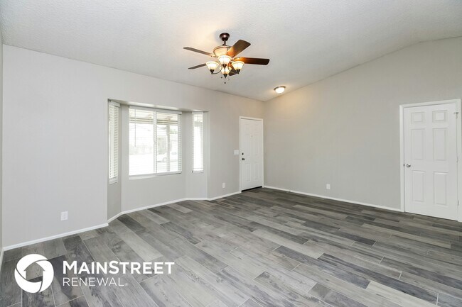 Foto del edificio - 4062 E Holmes Ave