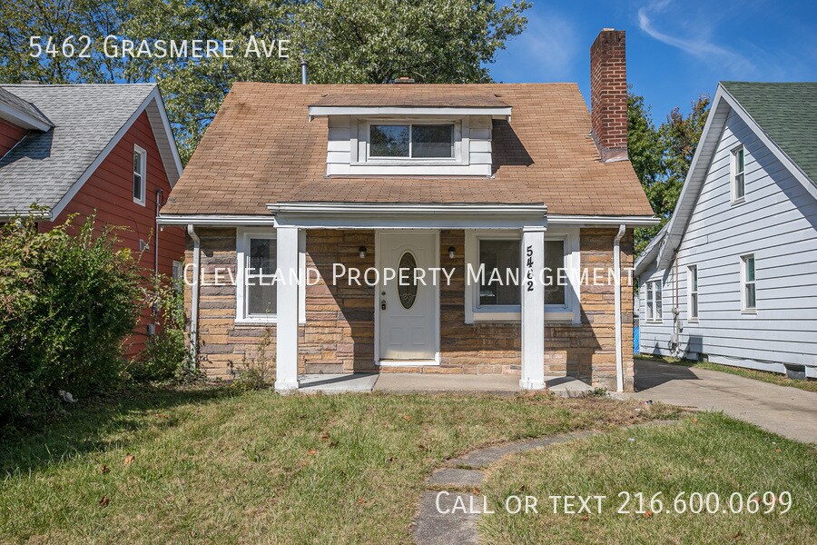 Primary Photo - Cozy Brick Maple Hts Home