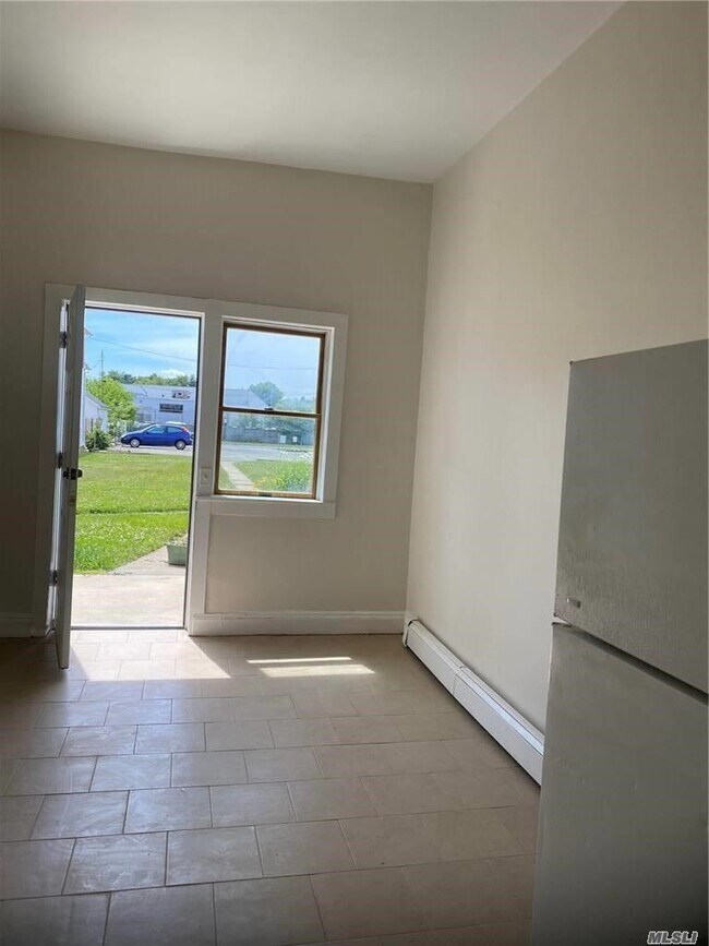 Foto del edificio - 70 Jerusalem Ave