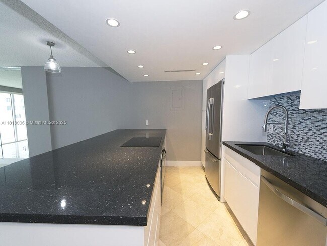Foto del edificio - 199 Ocean Ln Dr