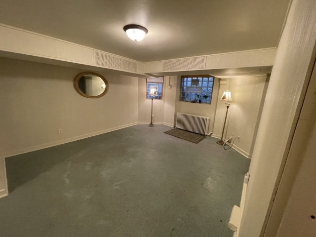 Building Photo - 4433 N Artesian Ave