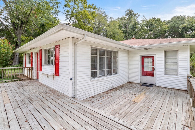 Building Photo - 206 Mt Tabor Rd