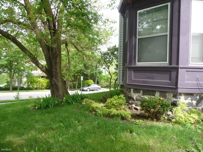 Building Photo - 1 br, 1 bath  - 220 W Ann St # 5 #5