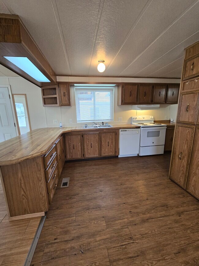 Building Photo - 2020 U.A. Avenue Emmett