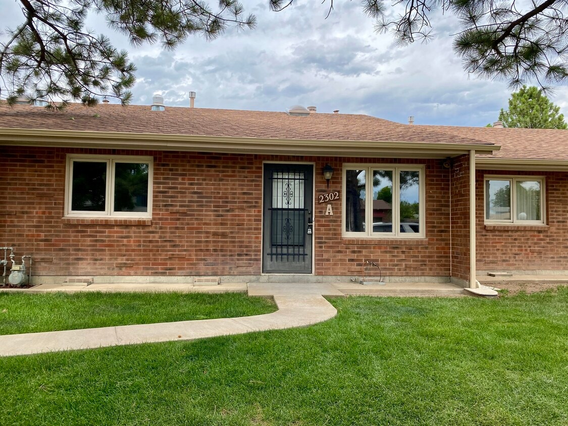 Primary Photo - 2302 Cartier Dr