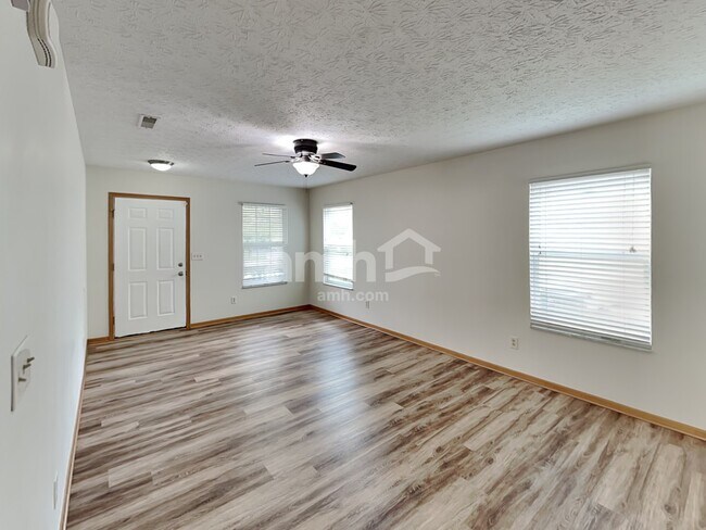 Building Photo - 3852 Winding Twig Dr
