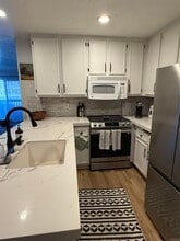 Building Photo - 7704 Caminito Tingo