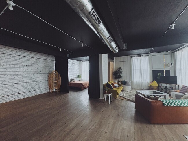 Foto del edificio - 100 State St N