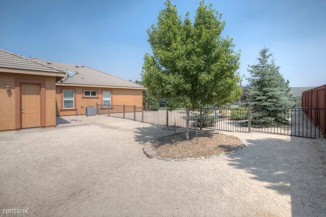 Building Photo - 4 br, 3.5 bath House - 15355 Redmond Loop