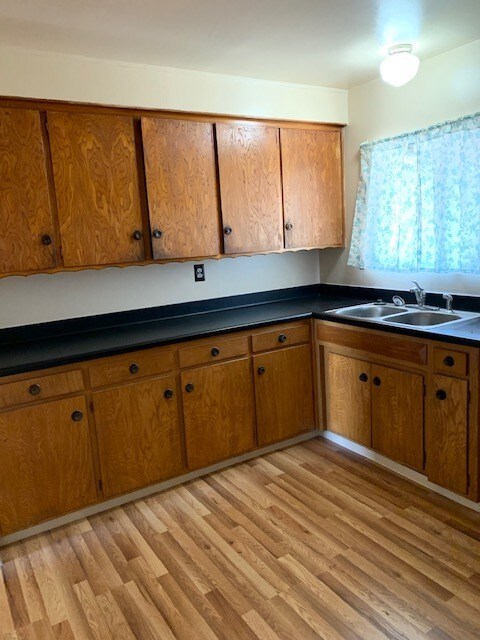 Building Photo - Renovated home for rent in Fontana