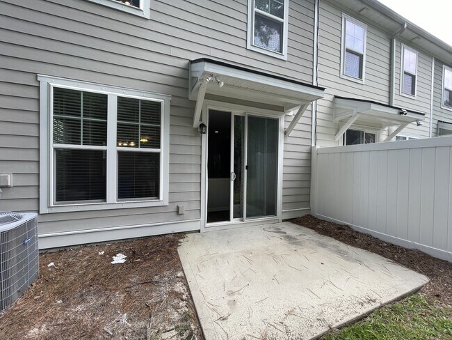 Building Photo - 4983 Hay Bale Ct