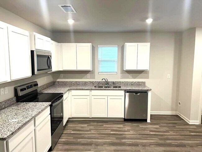 Building Photo - BRAND NEW single family house!3bedrooms, 3...