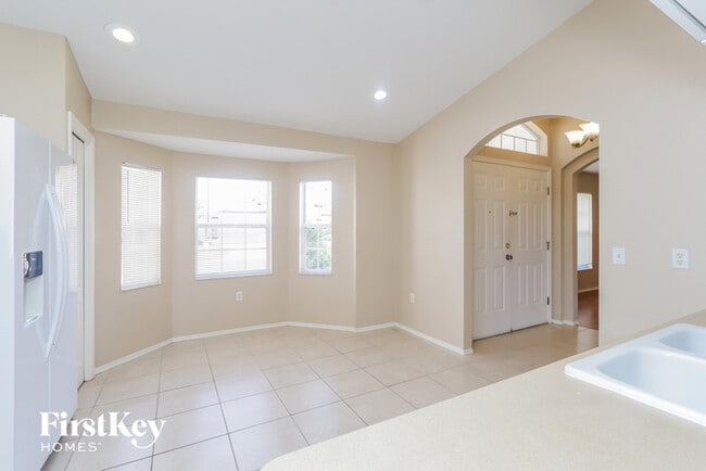Building Photo - 8211 Westmont Terrace Dr