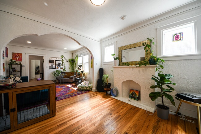 Building Photo - 1422 Tennyson St