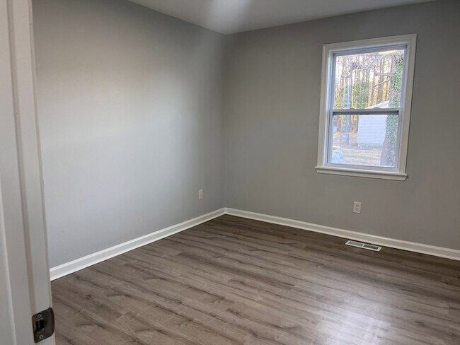 Foto del edificio - 9448 Hospital Ave