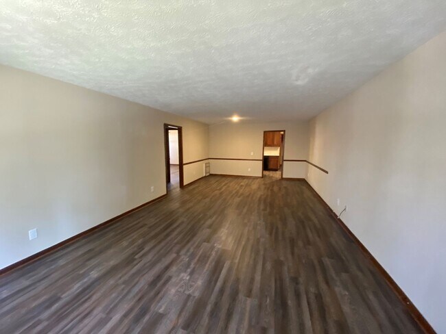 Foto del edificio - 1029 Crestwood Dr