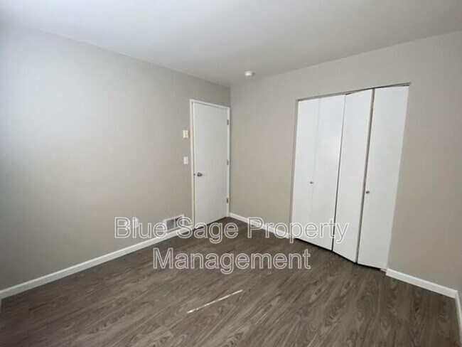 Foto del edificio - 116 N Haller Ave