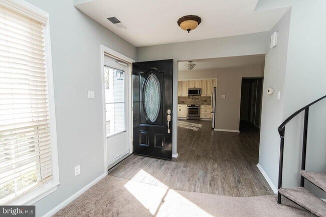Foto del edificio - 239 Oakridge Dr