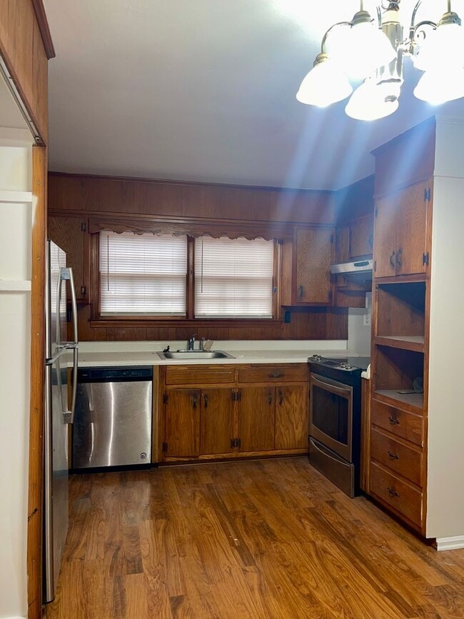 Building Photo - BELOW MARKET!  Amazing 3/2 Ranch On Corner Lot With Detached Garage &  HUGE Workshop!