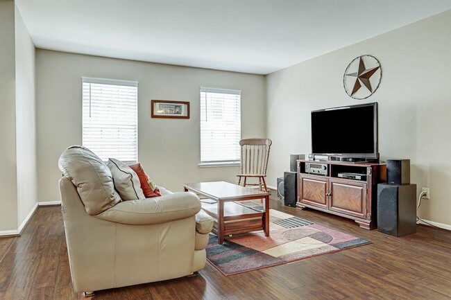 Foto del edificio - 355 N Post Oak Ln