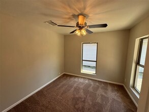 Building Photo - 3231 Holman St