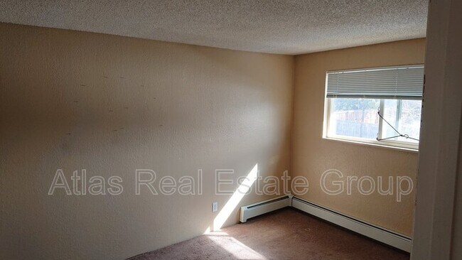 Building Photo - 960 Bishop Ct