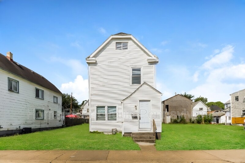 Primary Photo - 1425 4th Ave