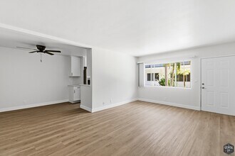Building Photo - 3401 Ocean Park Blvd