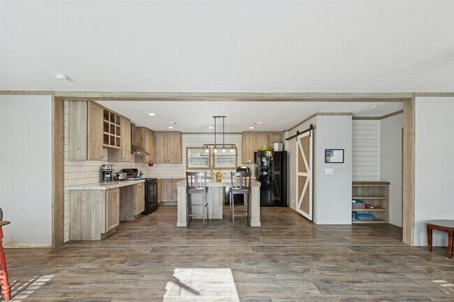 Building Photo - 146 Marina Dr