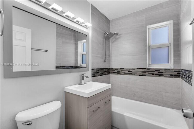 Foto del edificio - 4500 NE 18th Ave